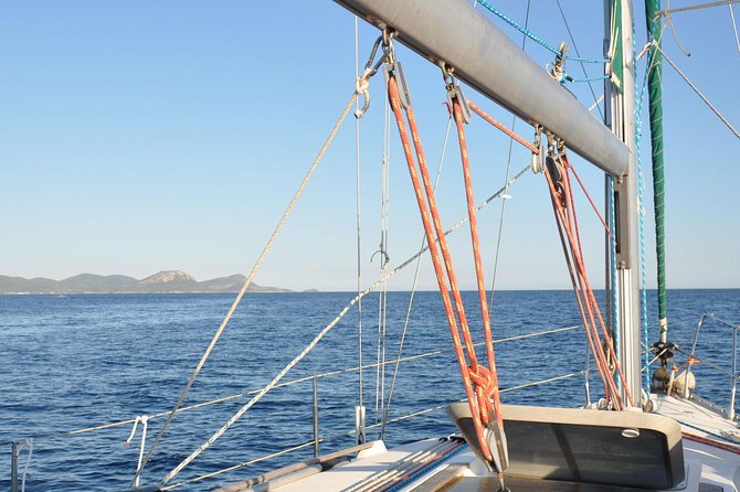 5 hours from Sithonia: Sailing trip secluded coves & Islands - Captain George and the small-group feel