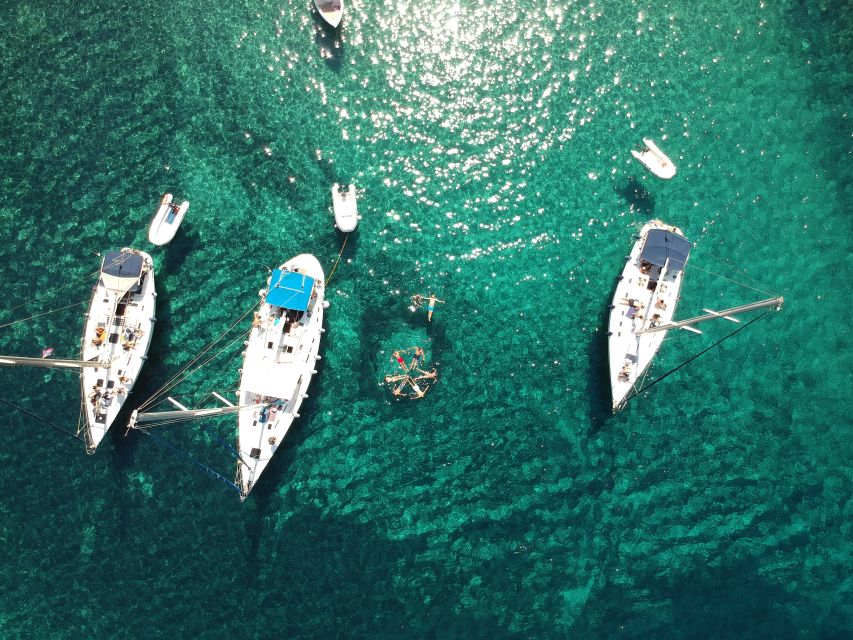 Adamantas: Milos Sightseeing Sailboat Cruise - Wind, route changes, and comfort on the water