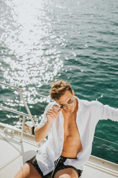 Golden Hour Sailboat Tour with Wine & Snacks