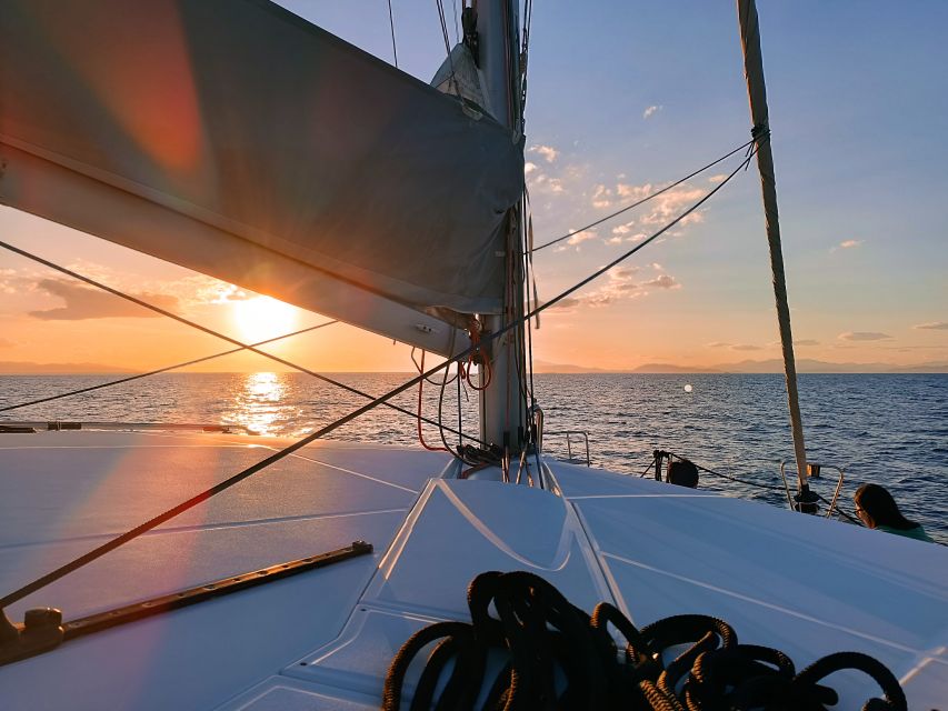 Athens: Catamaran Cruise with Fresh Lunch and Wine - Five details that define the cruise