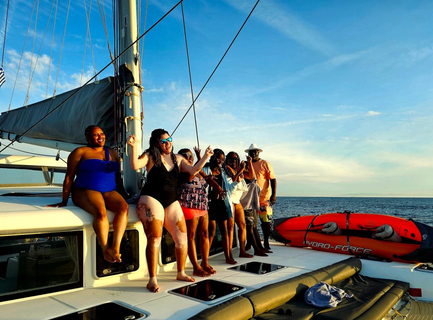 Athens: Riviera Catamaran Tour with Fresh Meal and Drinks - The short sail to Hydrousa