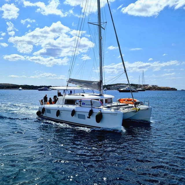 Athens: Riviera Catamaran Tour with Fresh Meal and Drinks - Meeting the crew at Pier 7