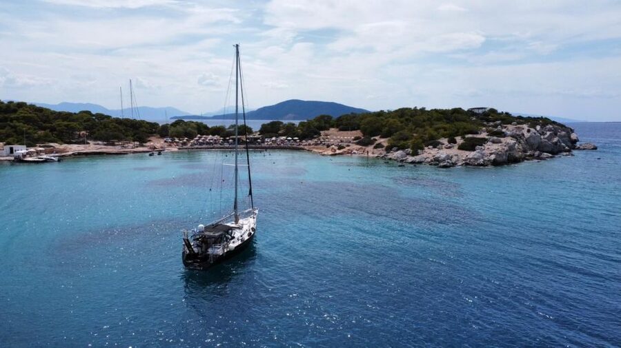 Athens Riviera: Semi-Private daily sailing cruise with lunch - The small-group advantage