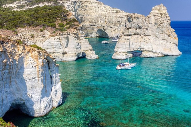Best of Milos and Poliegos Catamaran snorkelling Cruise with BBQ - Food, drinks, and the relaxed onboard rhythm