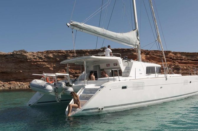 Catamaran cruise in Mykonos with Meal, Drinks & Transport - Food, drinks, and the private-group value