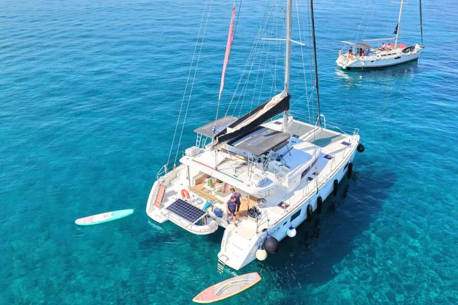 Chania Old Port: All-inclusive Catamaran Trip Agioi Theodori - A nutritionist-designed lunch with local ingredients