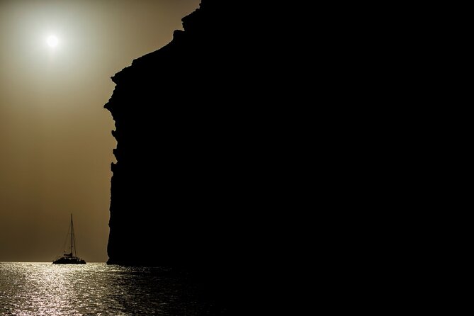 Comfort Max Catamaran Caldera Cruise with BBQ and Drinks - Indian Rock and the Venetian Lighthouse