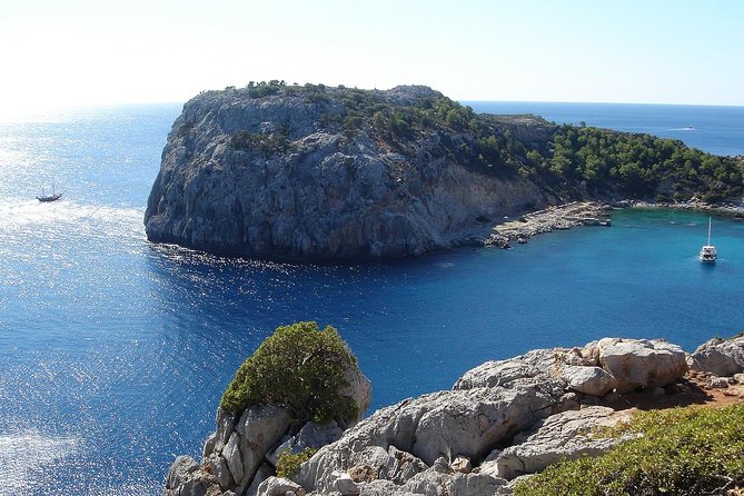 Day Cruise by a Sailing Yacht to the most beautiful bays or Rhodes (Small Group) - Anthony Quinn Bay starts the swimming day