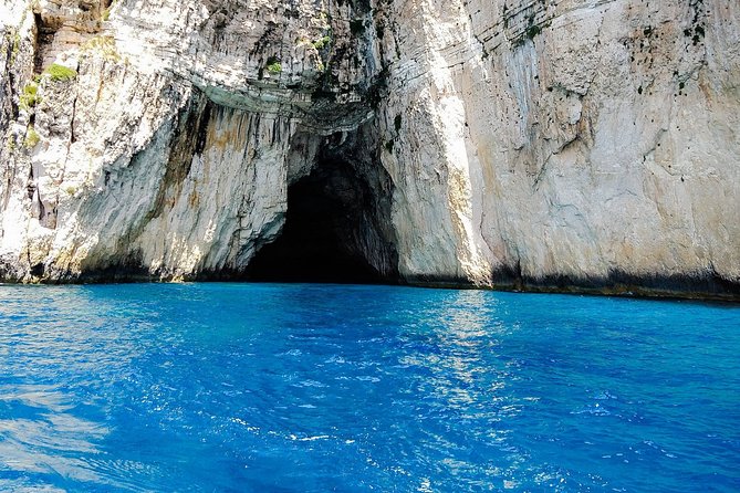DAY TRIP - Exclusive Sailing Adventure - CORFU / PAXOS - Key points at a glance