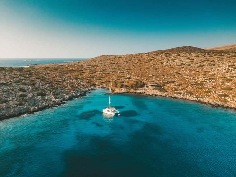 Dia Island Catamaran – Premium Lunch, Open Bar, Small Group - A Boat Built for Comfort