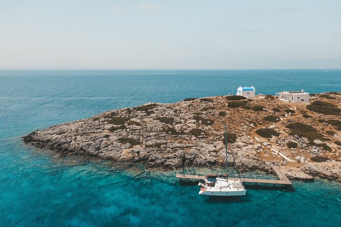 Dia Island Catamaran – Premium Lunch, Open Bar, Small Group - Boarding in Heraklion and Sailing Past Rocca a Mare