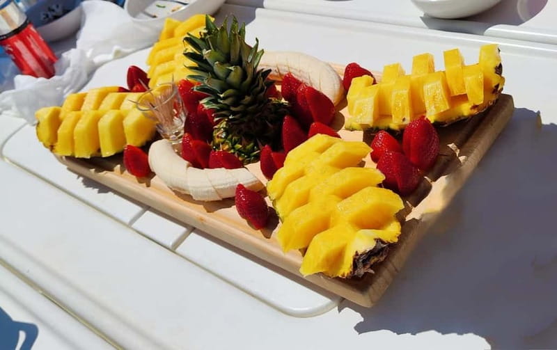 Dia Sailing Cruise With All-inclusive Meal And Drinks - Crew Service Makes the Difference
