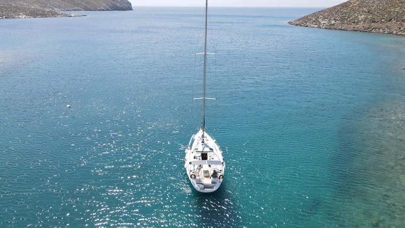 Dia Sailing Cruise With All-inclusive Meal And Drinks - Boat Size, Comfort, and the Crowding Question