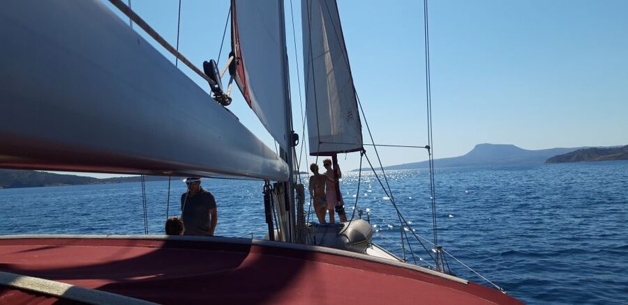 From Chania: Fully Private Sailing Cruise with Meal & Drinks - Sailing back as the light changes
