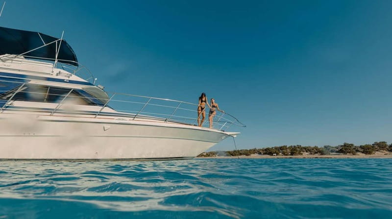 From Ierapetra: Chrissi Island Yacht Cruise with Lunch - Snorkeling and jumping from the yacht