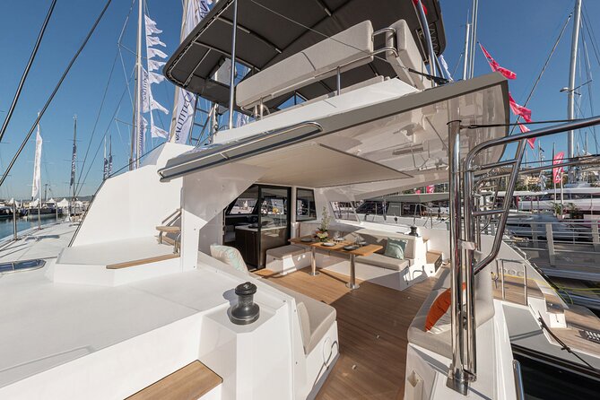 Full-Day Private Tour in Santorini by Luxury Catamaran - Oia, Fira, and the caldera from the water