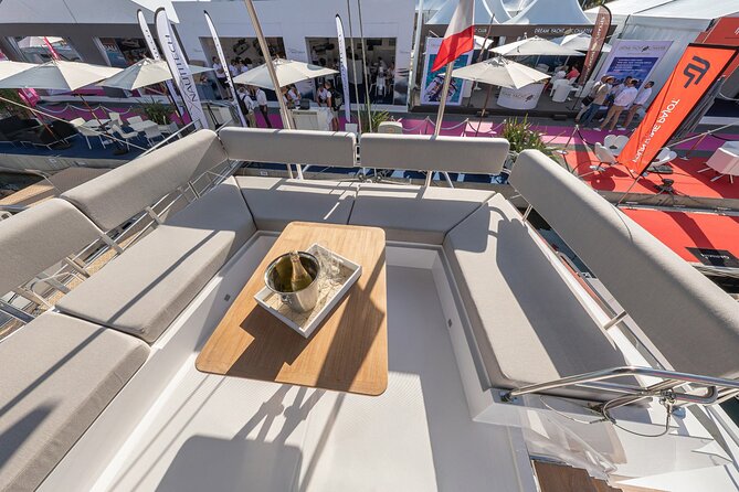 Full-Day Private Tour in Santorini by Luxury Catamaran - Vlychada closes the loop