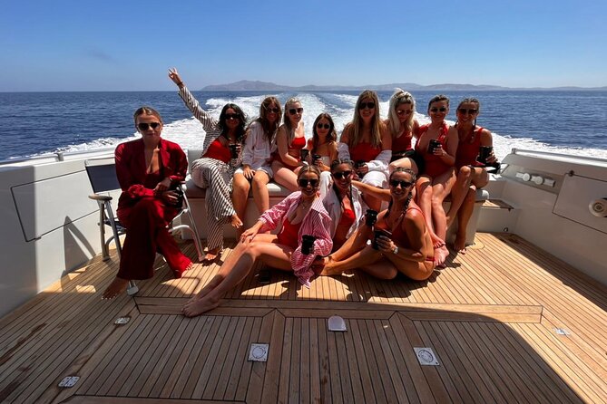 Full Day Private Yacht Cruise in Mykonos on a Ferretti Altura 52s - Food, drinks, and the small comforts
