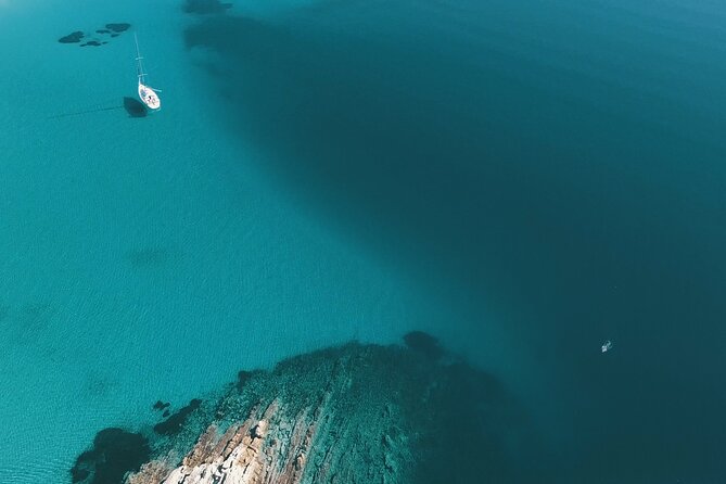 Full Private Day Tour Sailing Experience in Halkidiki - Porto Carras coves for coffee, snorkeling, and a first swim