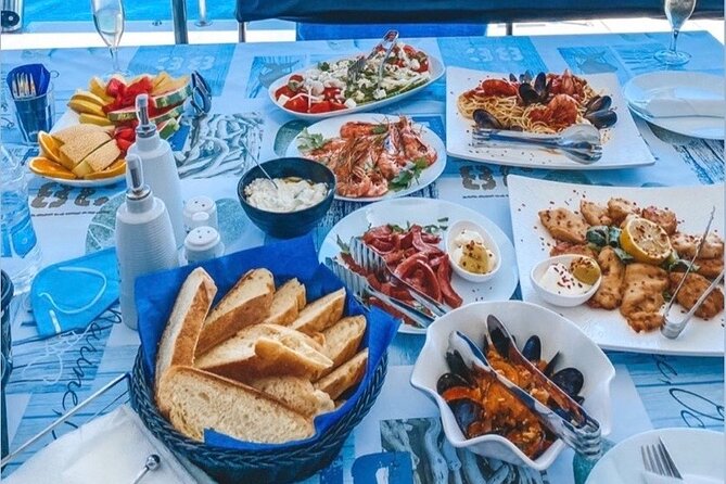 Half-Day Exclusive Catamaran Cruise in Santorini with Meal and Open Bar - The volcano and warm water at the hot springs