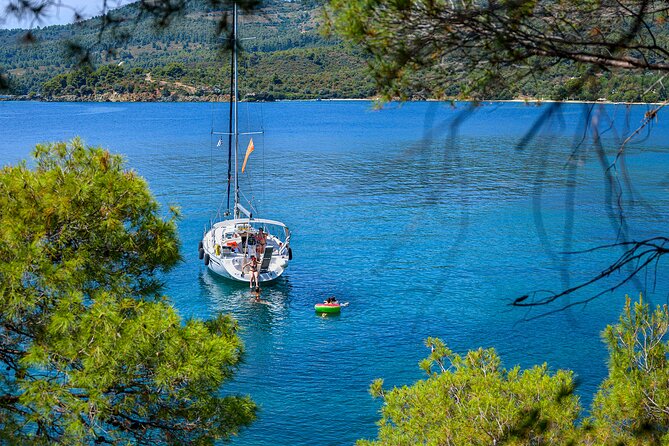 Half Sailing Cruise to secret bays (5 hours) - The included SUP adds useful variety