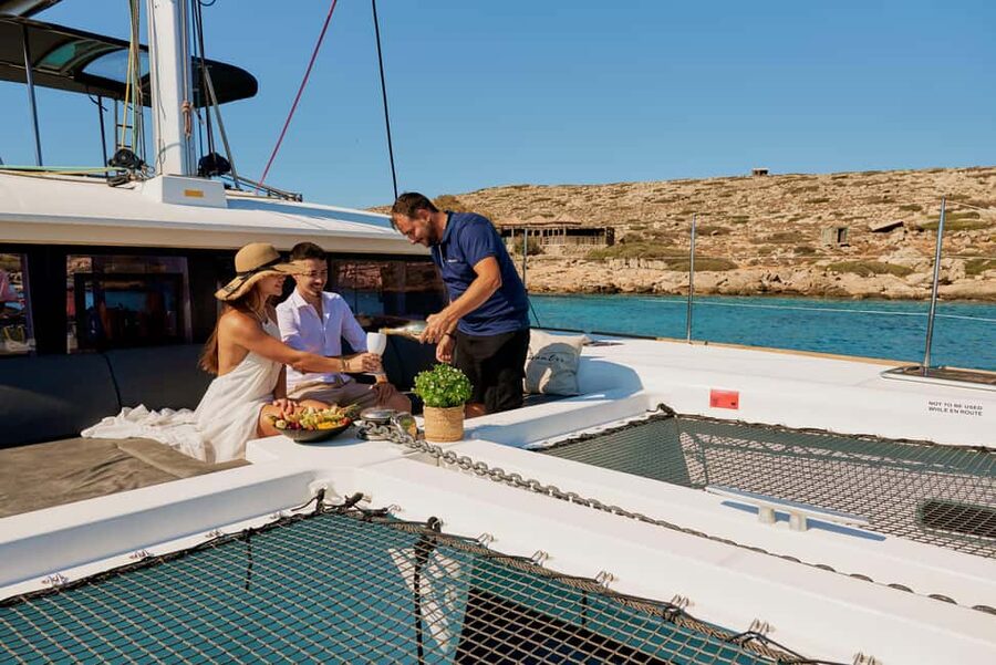Heraklion: Catamaran Cruise to Dia Island - Who should book this cruise?