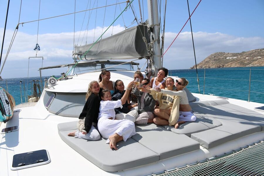 Heraklion: Dia Island Luxury Catamaran Cruise with Meal - Key points to know before booking