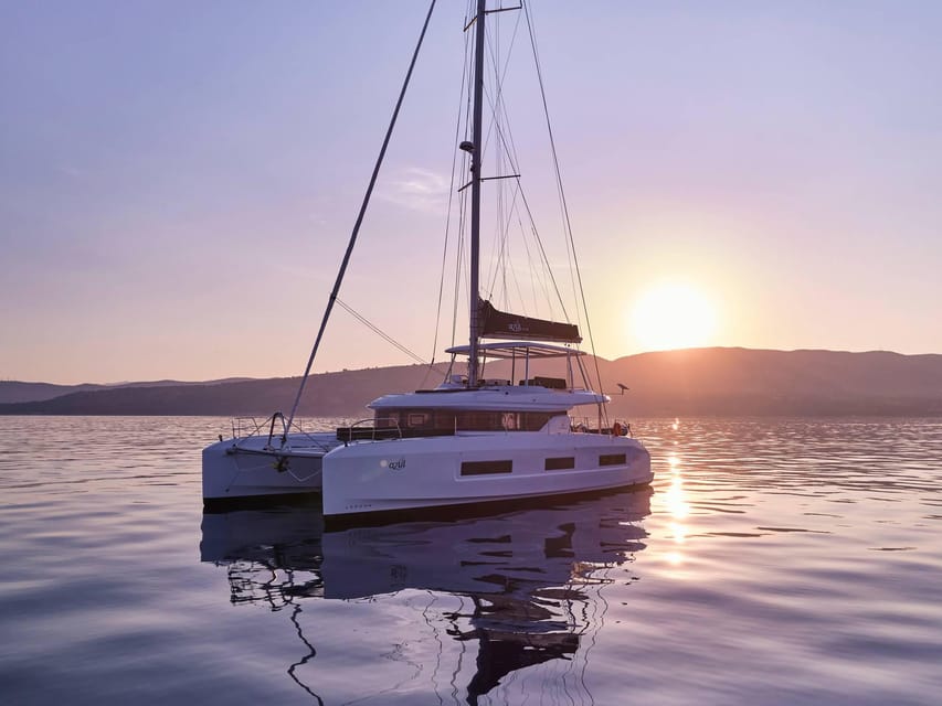 Heraklion: Dia Island Luxury Catamaran Cruise with Meal - Setting out from Heraklion’s Venetian harbor