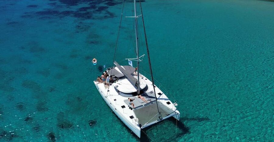 Heraklion: Dia Island Luxury Catamaran Cruise with Meal - A Mediterranean lunch served on board