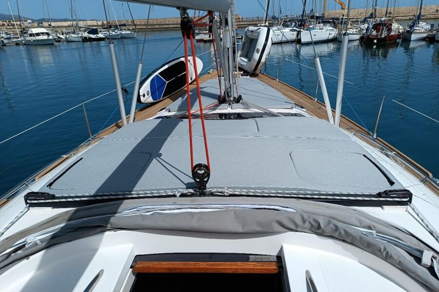 Heraklion: Dia Island Luxury Sailing Trip with Meal & Drinks - Who Will Enjoy This Cruise Most?