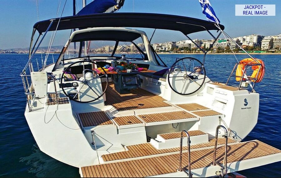 Heraklion: Dia Island Luxury Sailing Trip with Meal & Drinks - Booking Advice and Small Details That Matter
