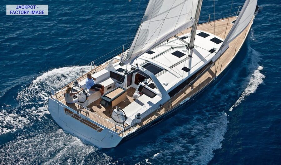 Heraklion: Dia Island Luxury Sailing Trip with Meal & Drinks - Choosing Between TREATON and JACKPOT