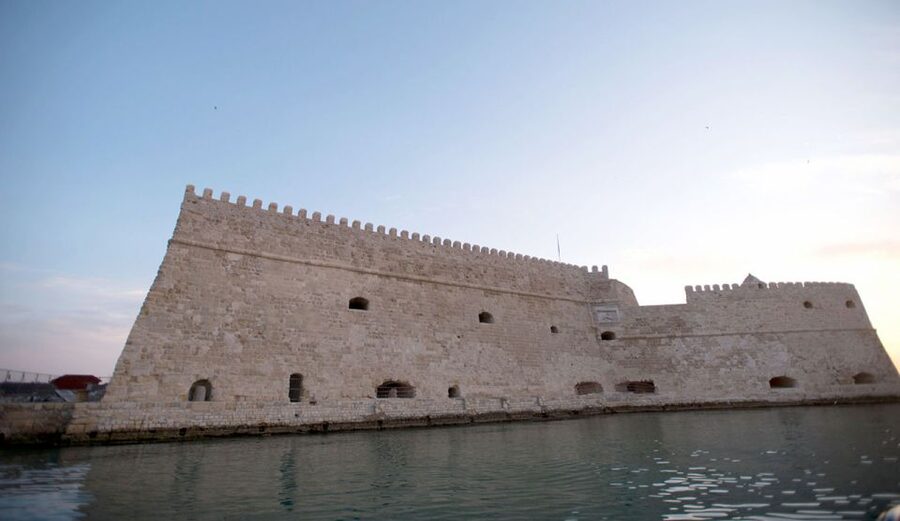 Heraklion: Private sailing to Dia Island with Lunch - Two and a half hours for swimming, snorkeling, and lunch