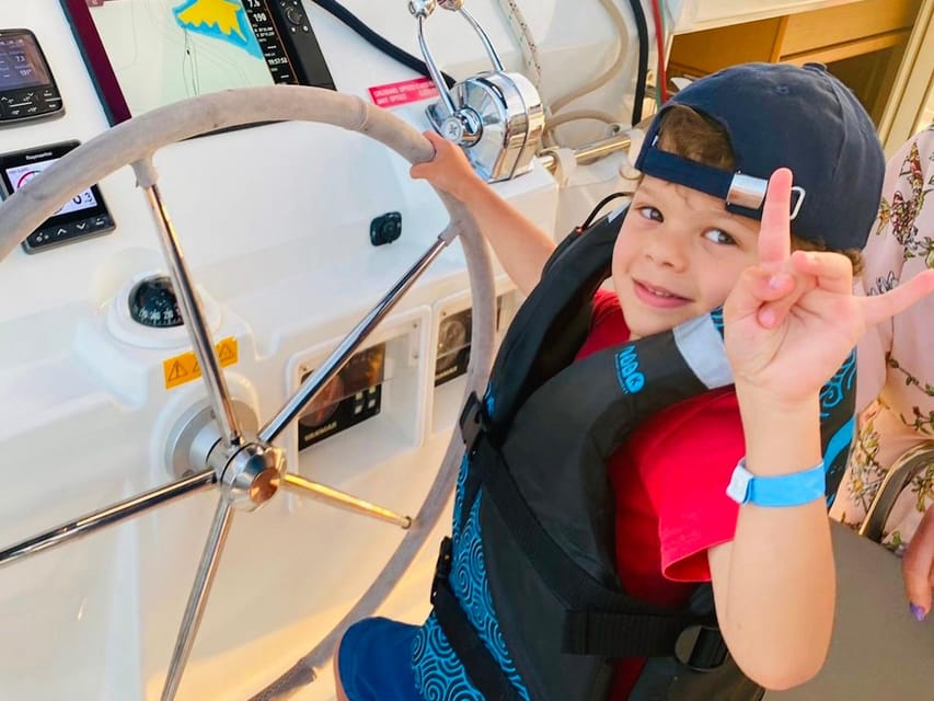 Hersonissos: Private Catamaran Cruise, Dia Island with Lunch - Family comfort on a private boat
