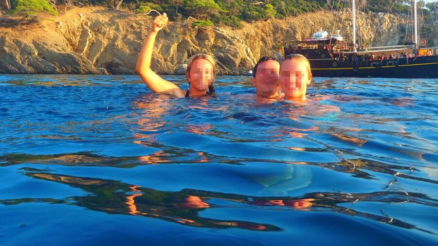 Kassandra: Sunset Sailing Boat Tour of Secluded Coves - The sunset sail back to Kassandra