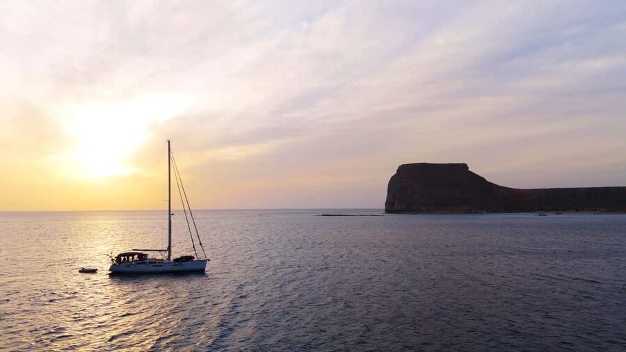 Kissamos: Balos Lagoon Sunset Sailing Cruise - One hour anchored at Balos Lagoon