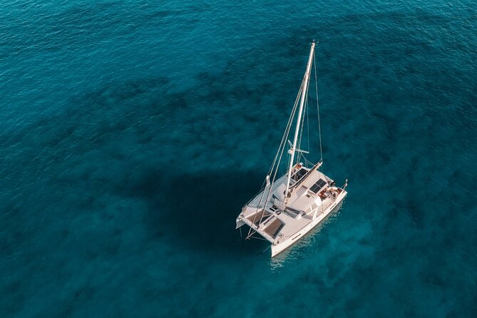 Luxury Catamaran Cruise, Dia Island –Open Bar & Lunch -Top Rated! - Equipment that makes the stop easier