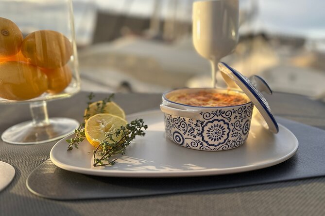 Luxury Catamaran Cruise, Dia Island –Open Bar & Lunch -Top Rated! - Is $145.18 a fair price?