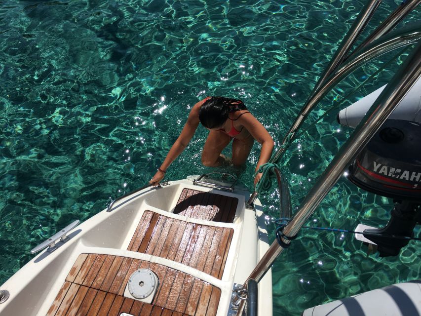Milos: Half-Day Morning Catamaran Cruise to Kleftiko - Sikia Cave and its natural opening