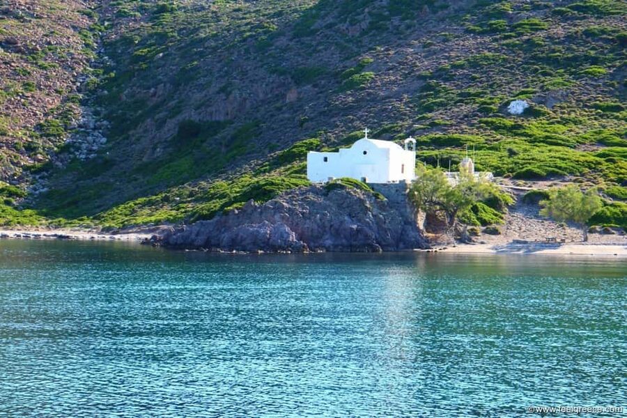 Milos: Kleftiko Semi Private Sailing Cruise with Lunch - Who will enjoy this cruise most