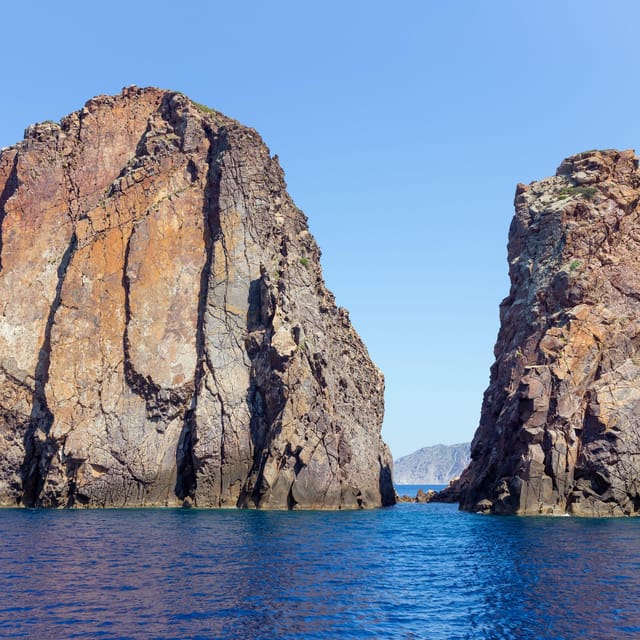 Milos: Kleftiko Semi Private Sailing Cruise with Lunch - Kleftiko, Milos’s famous pirate refuge