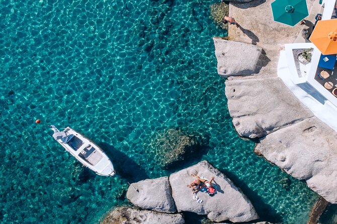 ❖ Milos: Small Group Yacht Tour—Kleftiko Sarakiniko Poliegos - Sykia Cave, Vani, and the rock formations