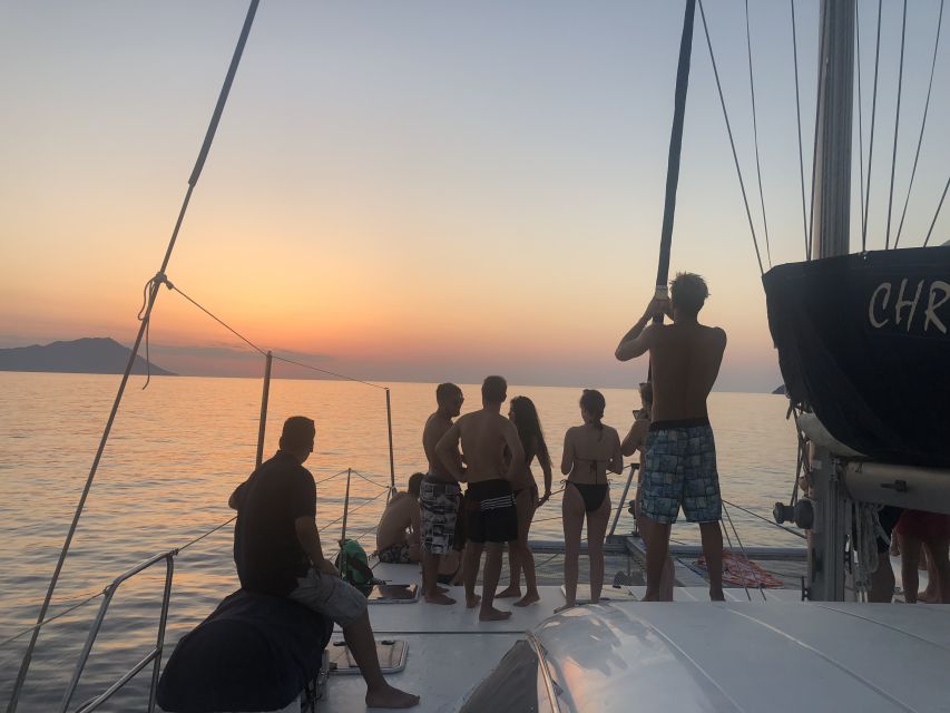 Milos: Sunset Catamaran Cruise with Kleftiko Visit - Kleftiko: white cliffs, caves, and clear water