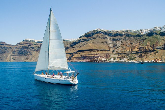 Morning Caldera Sailing Cruise - The crew and the feel of a small boat