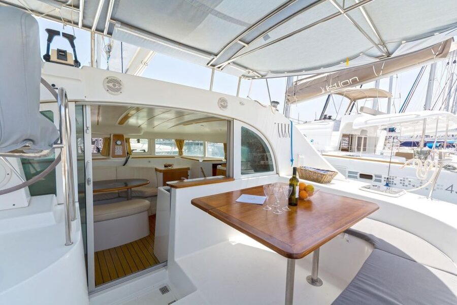 Mykonos: Catamaran Cruise With Meal and Drinks - Who Should Book This Mykonos Cruise?