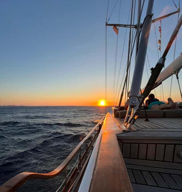 Mykonos: Sunset Sail Cruise to Rhenia, Beach Hopping, Dinner - Key points to know before booking