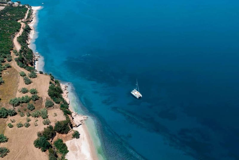 Nafplio: Catamaran Cruise with Meal and Drinks - Food by Dimitria and drinks from Nafplio