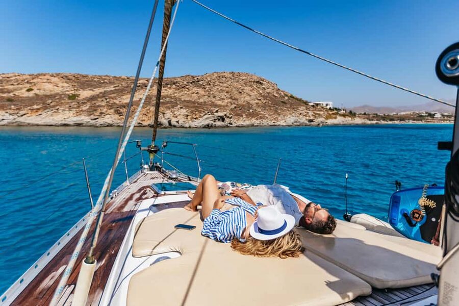 Naxos: Sailing Cruise with Lunch & Drinks - Meeting near Piso Livadi and getting ready for the sea