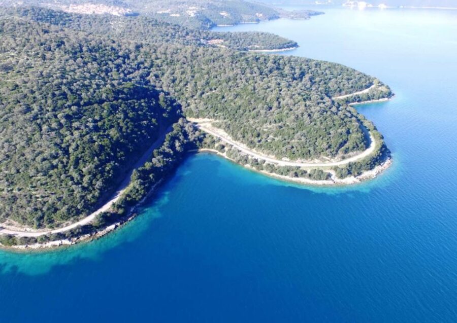 Nydri: Full-Day Sailing Cruise with Swim Stops & Meal - Leaving Nydri with coffee and open water