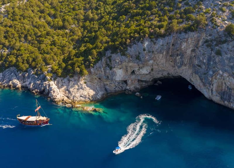 Nydri: Sailing Through History. Daily Cruise with Beach BBQ - Who will enjoy this cruise most